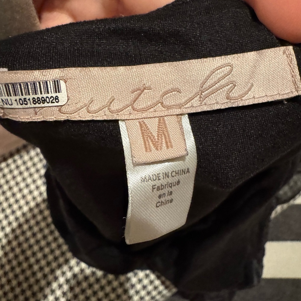 HUTCH Black Puff Sleeve V Neck Bodysuit Size Medium VGUC - Picture 6 of 10